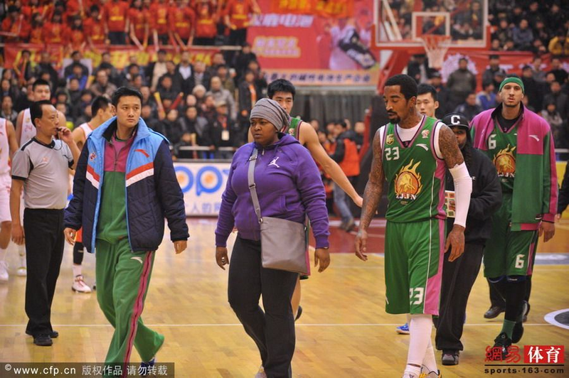 Illustration for article titled J.R. Smith's Sister Choked A Woman During A Brawl In China Involving The Same Team That Beat Up Georgetown